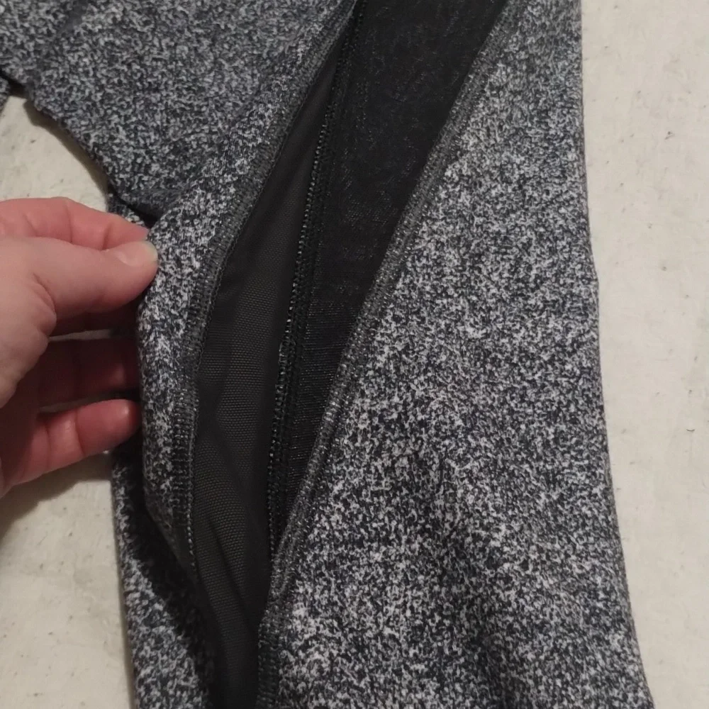 Lululemon speckled cropped leggings - Picture 7 of 7